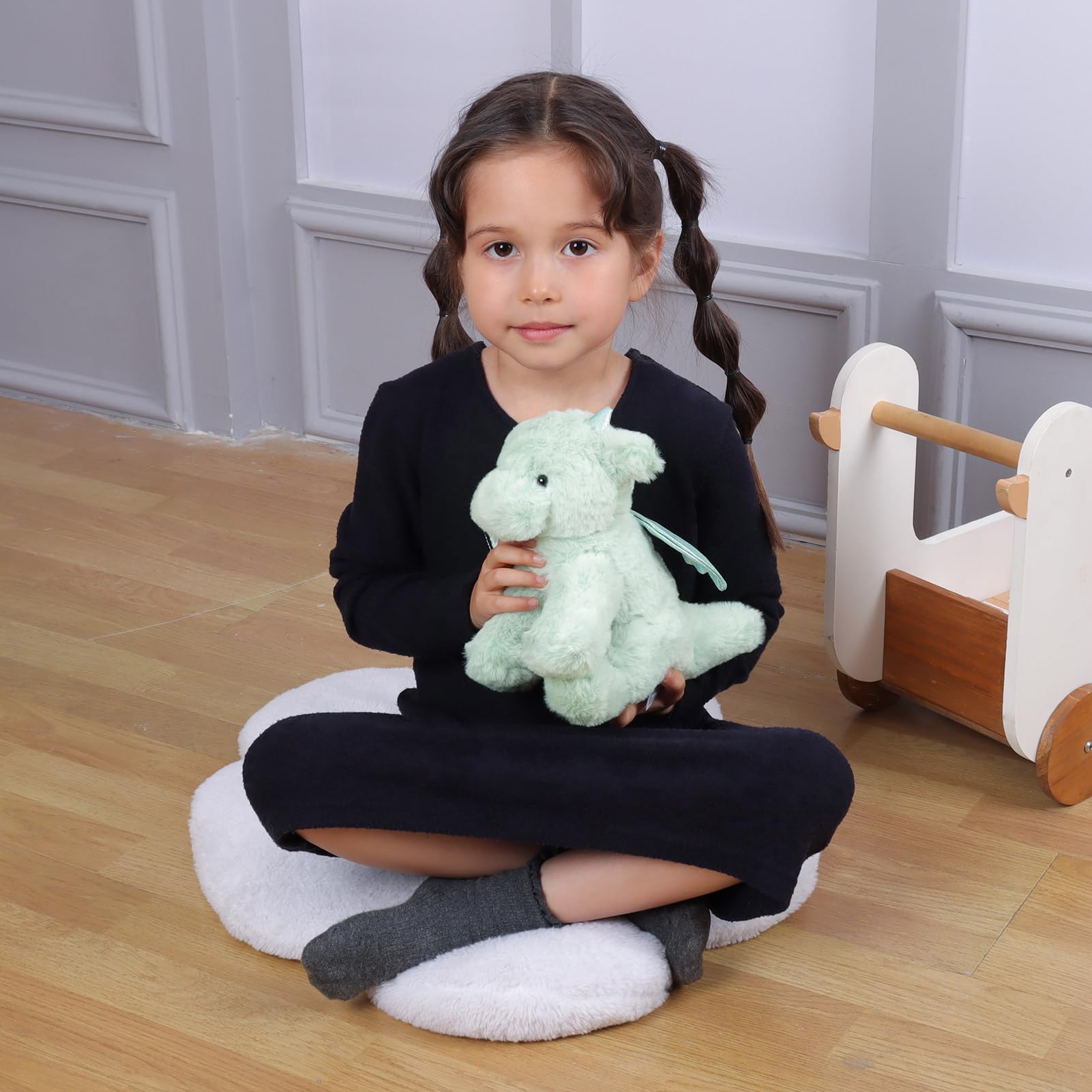 Apricot Lamb – Kuscheltier Grün Drachen 20 cm – Plüsch Spielzeug Plüschtier für Kinder und Baby – Flauschiger Stofftier zum Spielen, Geschenk & Kuscheln – Gemütliches Schmusetier – Drachen